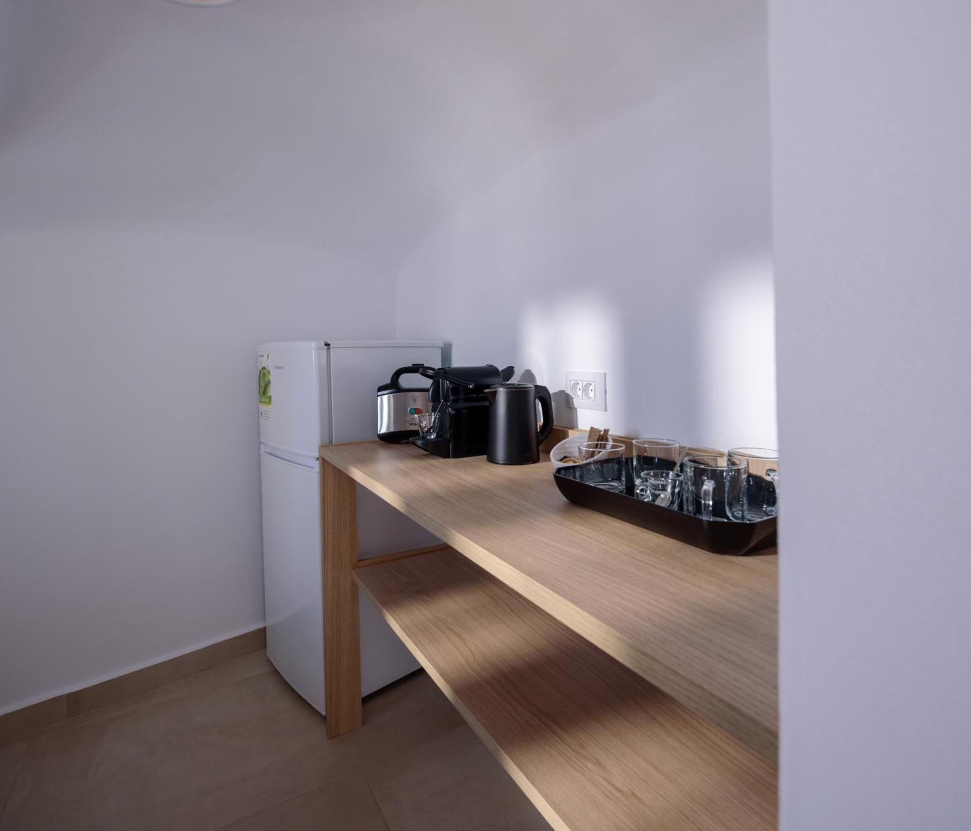 Anemos Family Suites 산토리니 외부 사진