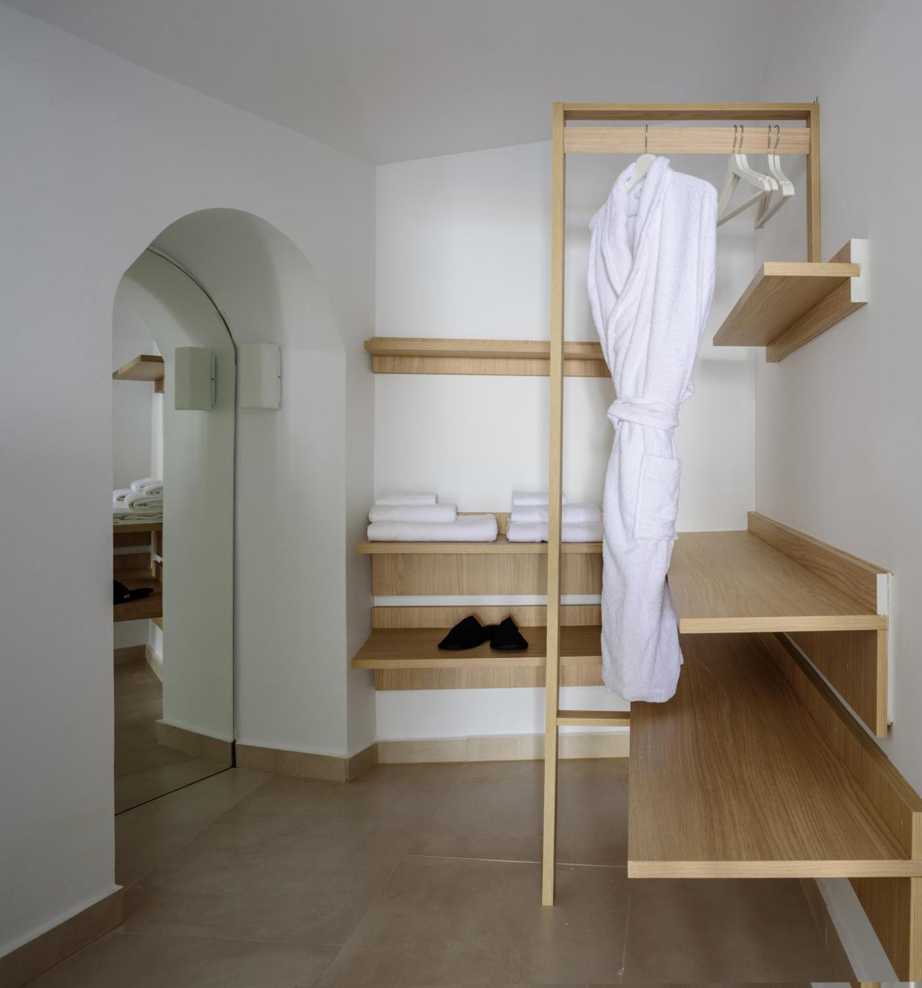 Anemos Family Suites 산토리니 외부 사진